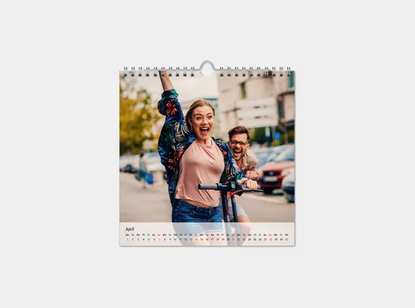 Wandkalender20x20 cm mit Foto selbst online gestalten.