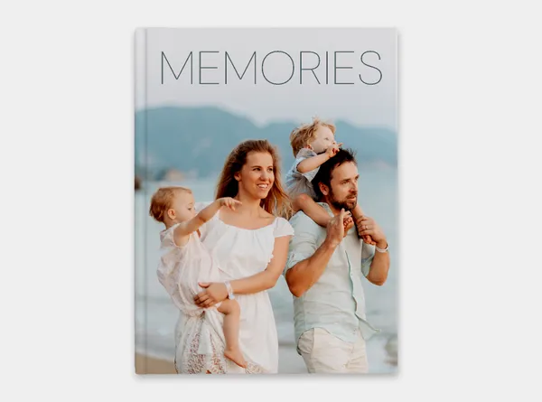 Echtfotobuch A4 Hoch Hardcover – Fotobuch mit echtem Fotopapier gestalten (24–120 Seiten)